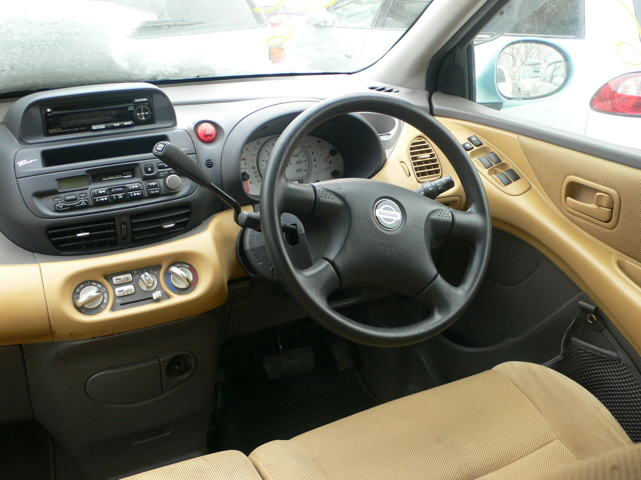 1999 Nissan Tino