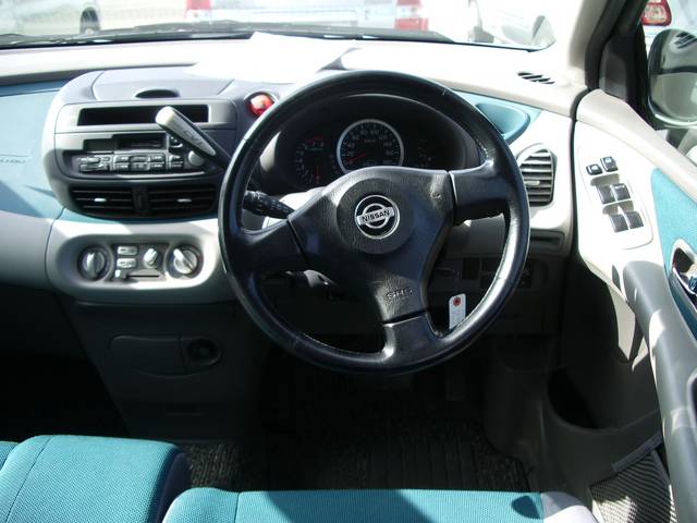 1999 Nissan Tino
