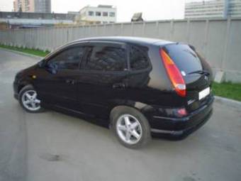 1999 Nissan Tino