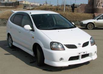 1999 Nissan Tino