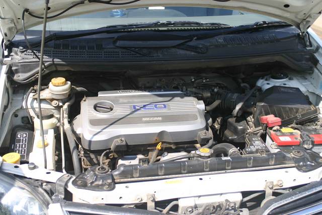 1999 Nissan Tino