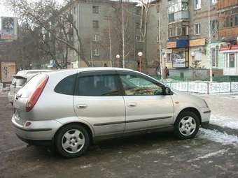 1999 Nissan Tino