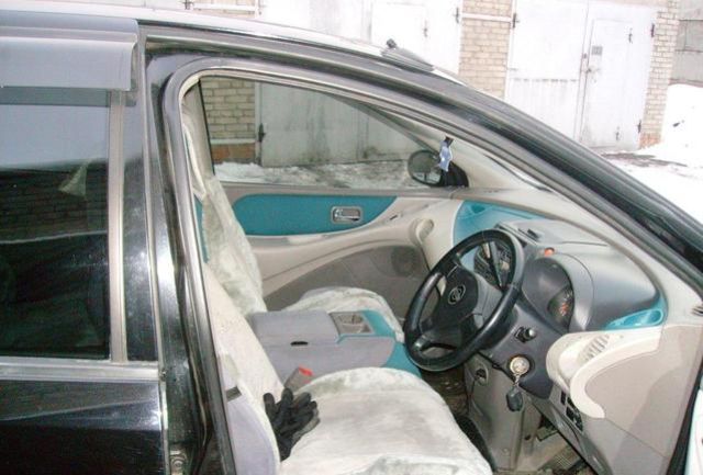 1999 Nissan Tino