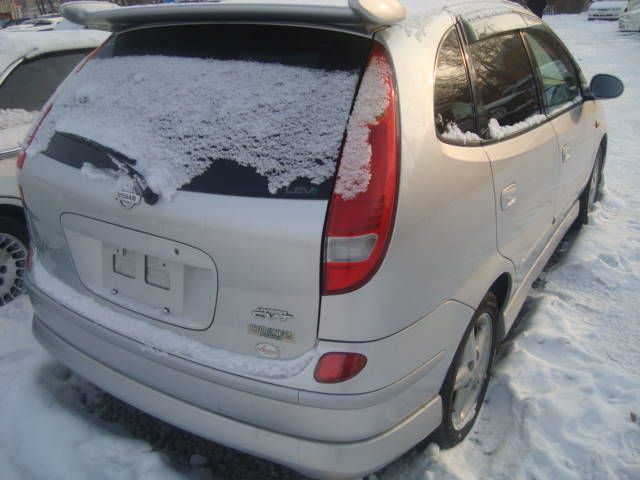 1999 Nissan Tino