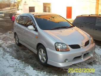 1999 Nissan Tino