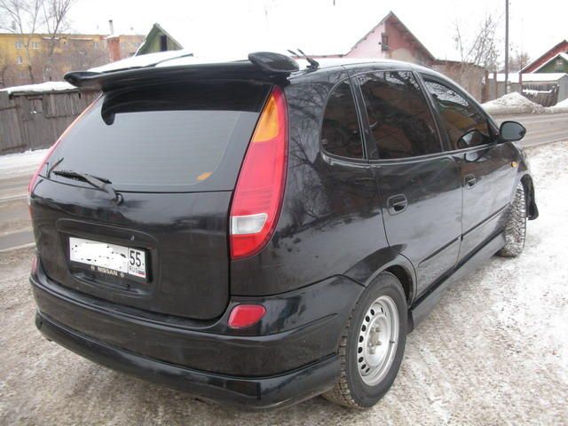 1999 Nissan Tino