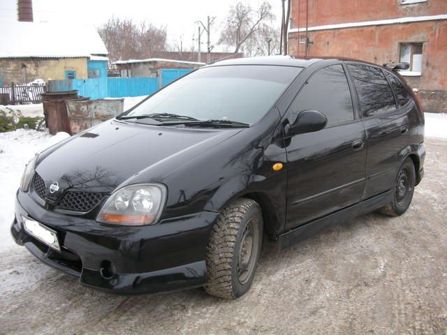 1999 Nissan Tino