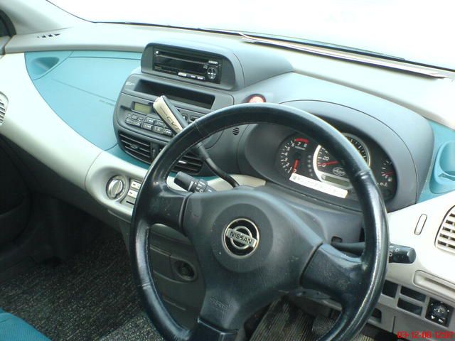 1999 Nissan Tino
