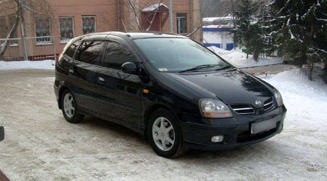 1999 Nissan Tino