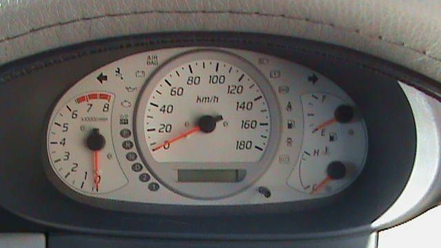 1999 Nissan Tino