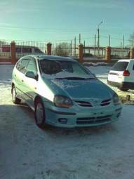 1999 Nissan Tino
