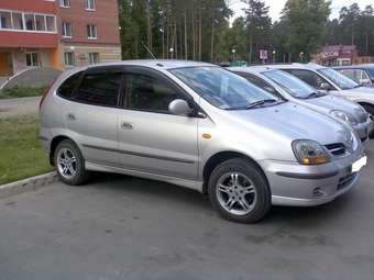 1999 Nissan Tino