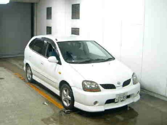 1999 Nissan Tino