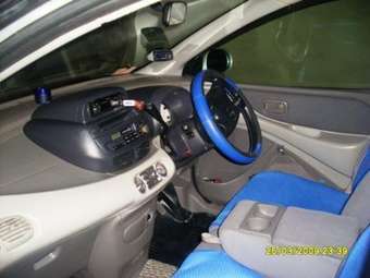 1999 Nissan Tino