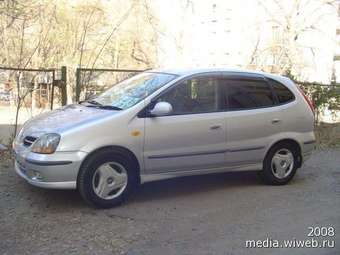 1999 Nissan Tino