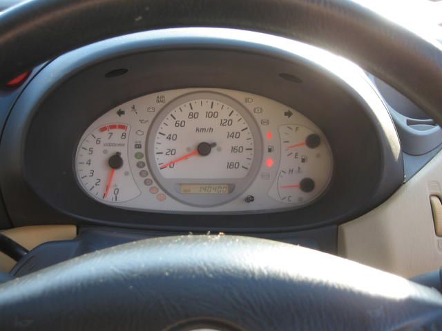 1999 Nissan Tino