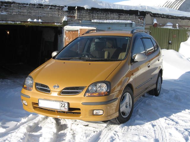 1999 Nissan Tino