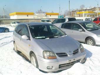 1999 Nissan Tino