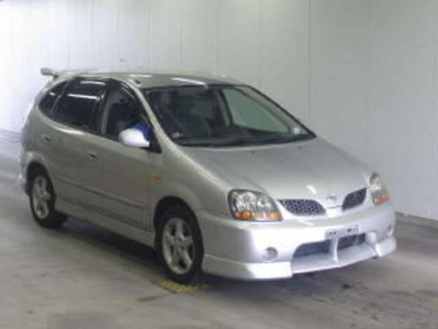 1999 Nissan Tino