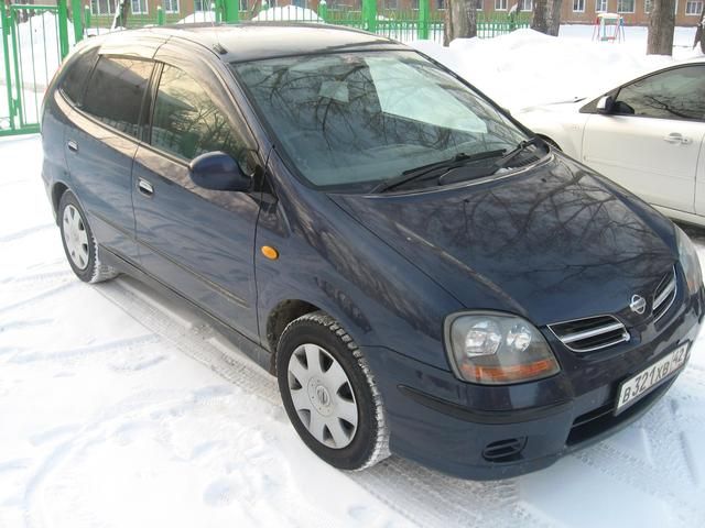 1999 Nissan Tino