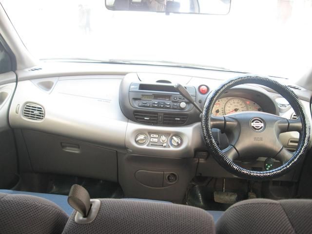 1999 Nissan Tino