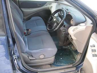 Nissan Tino