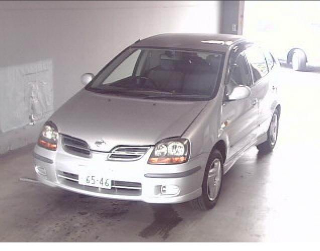 1999 Nissan Tino Pictures