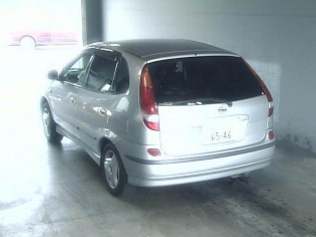 1999 Nissan Tino Photos