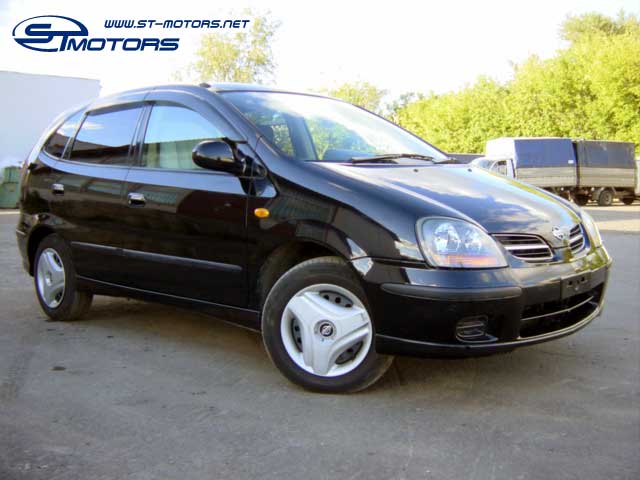 1999 Nissan Tino Photos
