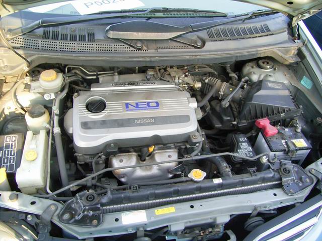 1999 Nissan Tino Pictures