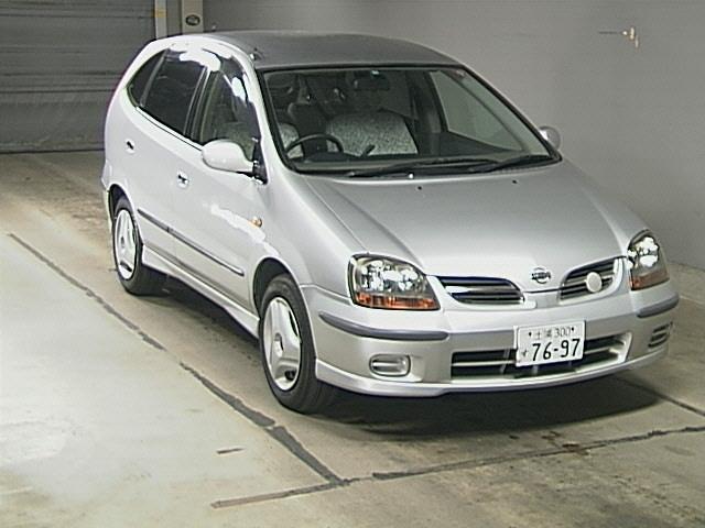 1999 Nissan Tino Photos