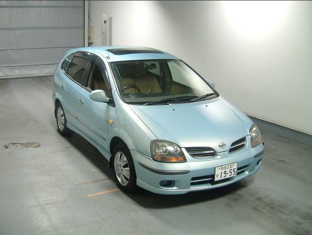 1999 Nissan Tino Photos
