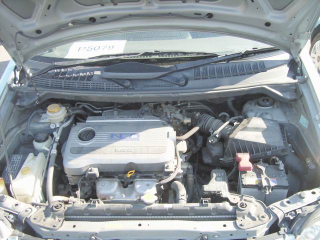 1999 Nissan Tino Pictures