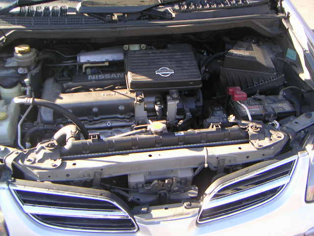 1999 Nissan Tino Pictures