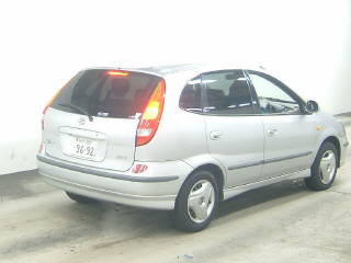 1999 Nissan Tino Pictures