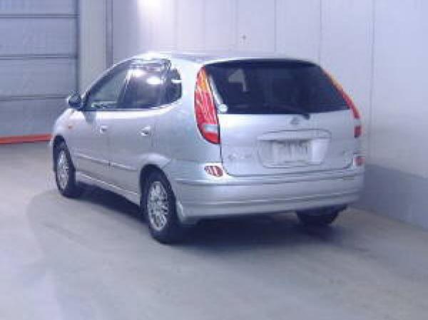 1999 Nissan Tino Wallpapers