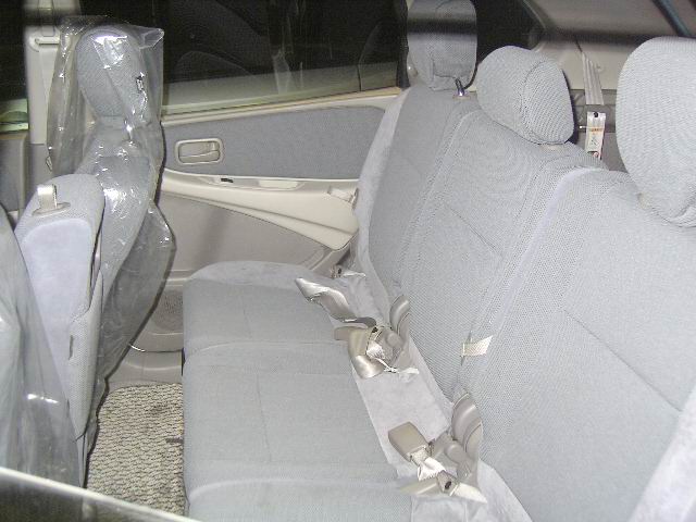 1999 Nissan Tino Pictures