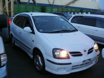 1999 Nissan Tino