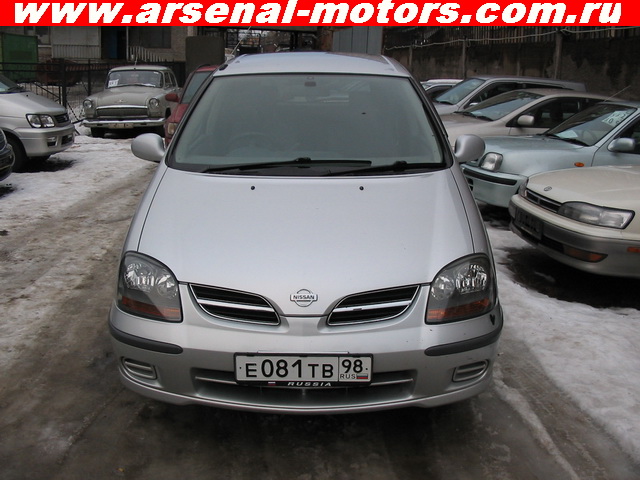 1999 Nissan Tino Photos