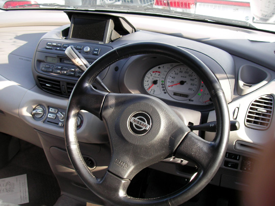 1999 Nissan Tino Pics