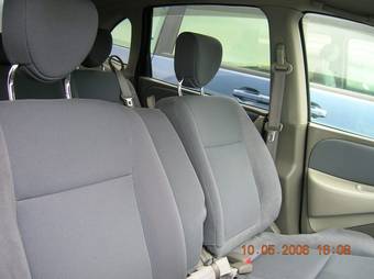 1999 Nissan Tino Wallpapers