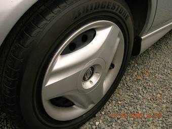 1999 Nissan Tino Pictures