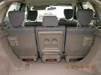 1999 Nissan Tino Pictures