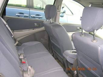 1999 Nissan Tino Photos