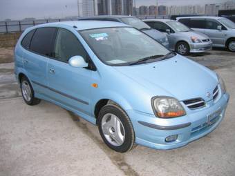 1999 Nissan Tino Photos