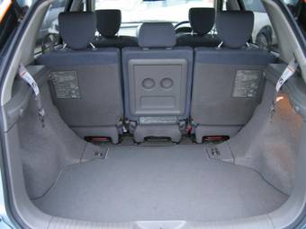 1999 Nissan Tino Wallpapers