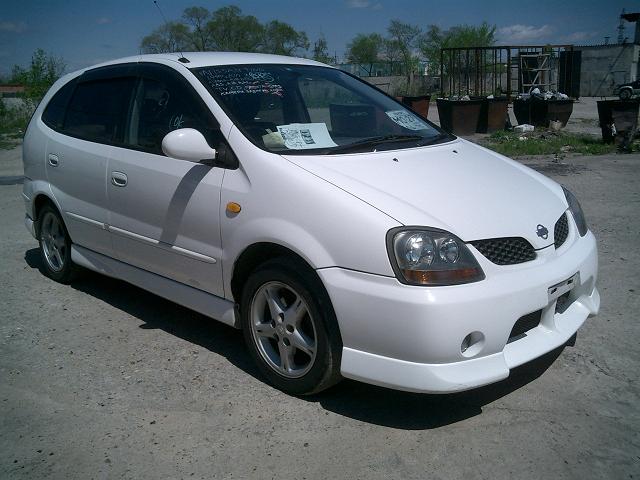 1999 Nissan Tino