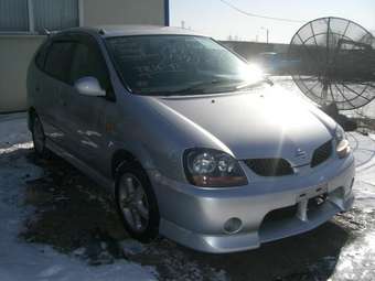 1999 Nissan Tino Photos