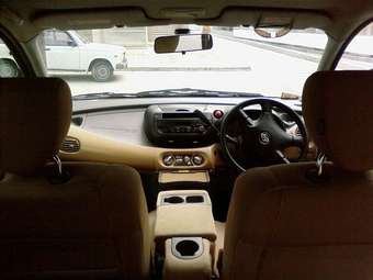 1999 Nissan Tino Photos