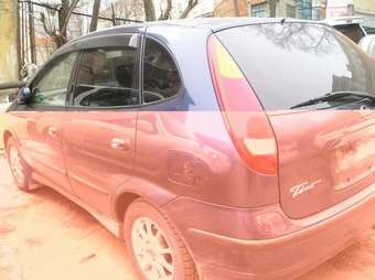 1999 Nissan Tino Pictures